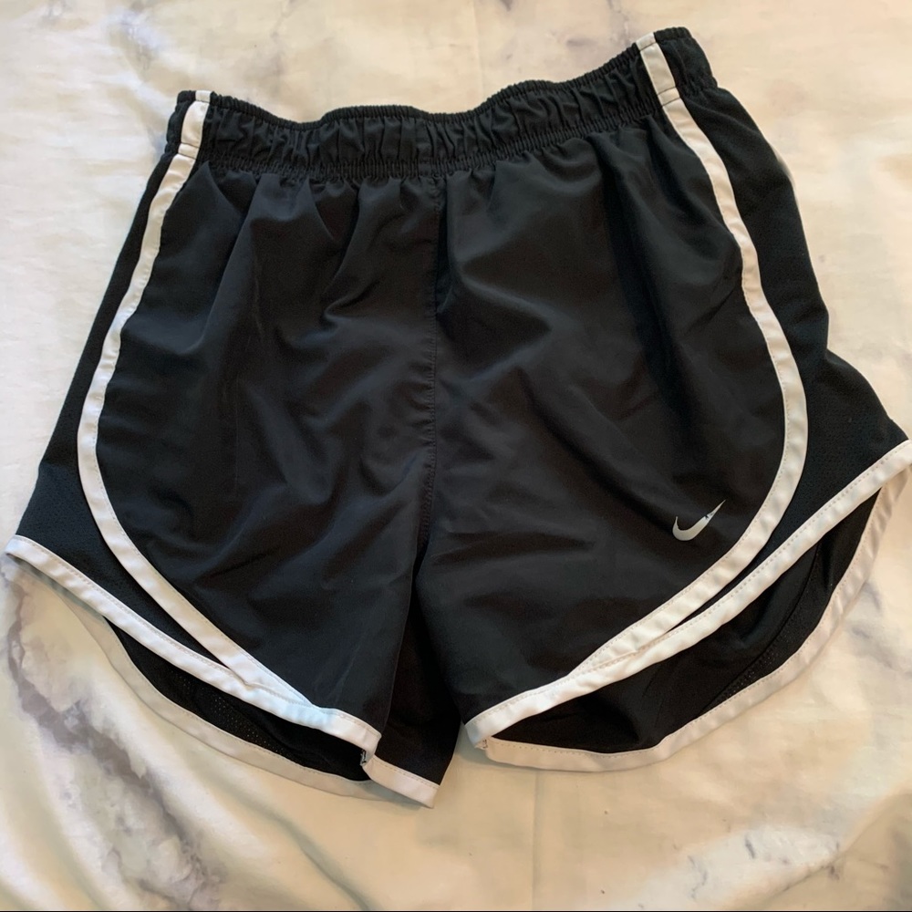 XS black nike shorts
